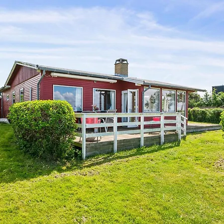 Vakantiehuis Charming Older With Panoramic Views Of Aarhus Bay, Close To The Sandy Knebel
