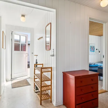 Charming Older With Panoramic Views Of Aarhus Bay, Close To The Sandy Vakantiehuis Knebel