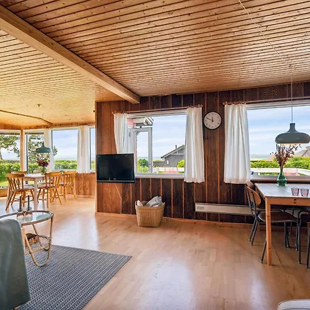 Charming Older With Panoramic Views Of Aarhus Bay, Close To The Sandy 別荘