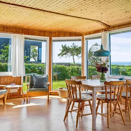 Vakantiehuis Charming Older With Panoramic Views Of Aarhus Bay, Close To The Sandy Knebel