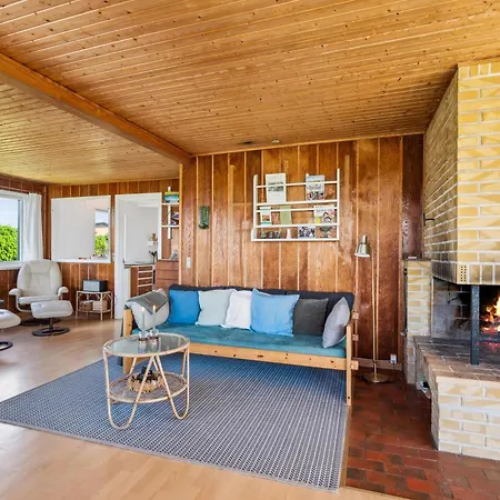 Charming Older With Panoramic Views Of Aarhus Bay, Close To The Sandy Vakantiehuis