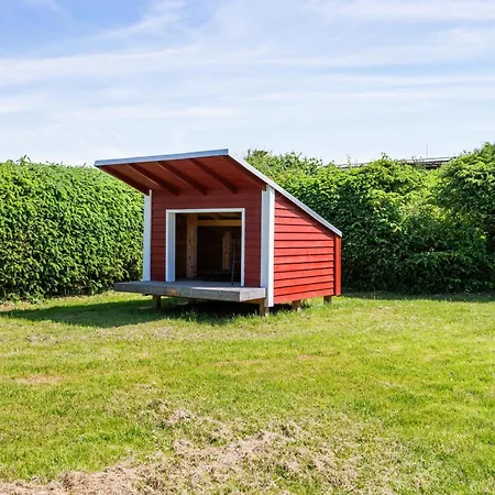 Charming Older With Panoramic Views Of Aarhus Bay, Close To The Sandy Knebel
